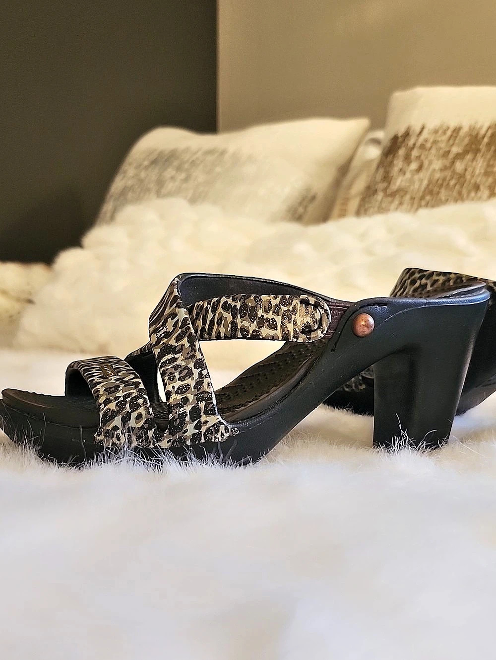 Crocs Leopard Sandle - Picture 7 of 9